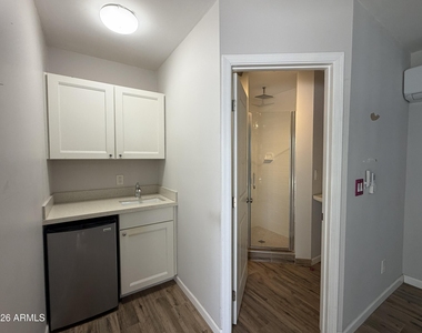 2514 E Fairmount Avenue - Photo Thumbnail 20
