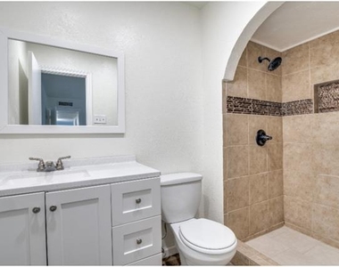 5913 Maple Lane - Photo Thumbnail 5