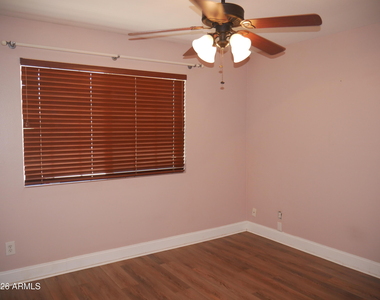 1201 W Loughlin Drive - Photo Thumbnail 8