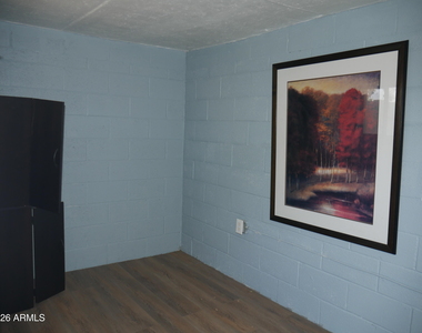 1201 W Loughlin Drive - Photo Thumbnail 17