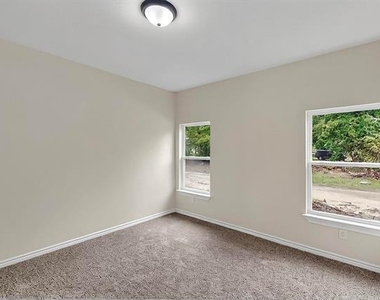 415 Martin Luther King Jr Street - Photo Thumbnail 18