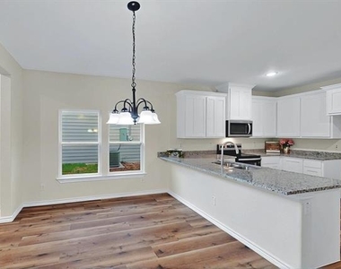 415 Martin Luther King Jr Street - Photo Thumbnail 10