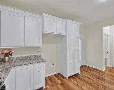415 Martin Luther King Jr Street - Photo Thumbnail 13
