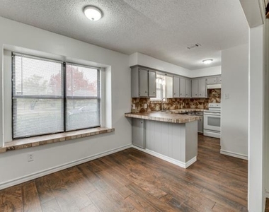 6900 Wicks Trail - Photo Thumbnail 5