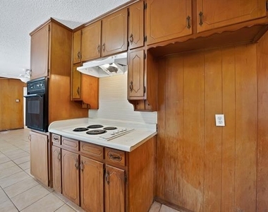 6516 Perdido Drive - Photo Thumbnail 7