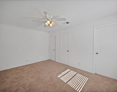 6516 Perdido Drive - Photo Thumbnail 14