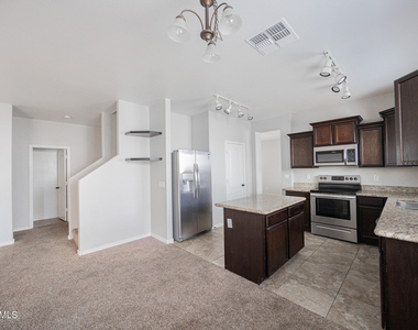 7422 S 27th Way - Photo Thumbnail 13