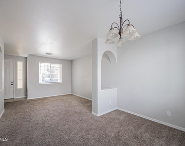 7422 S 27th Way - Photo Thumbnail 6