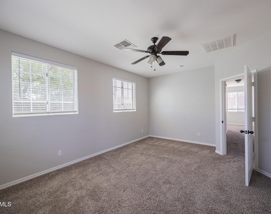 7422 S 27th Way - Photo Thumbnail 16