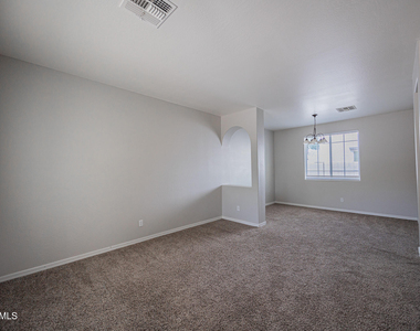 7422 S 27th Way - Photo Thumbnail 3
