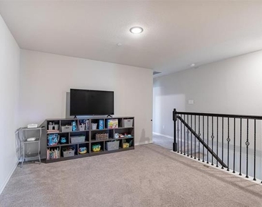 2308 Davenport Drive - Photo Thumbnail 16