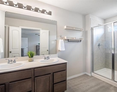 2308 Davenport Drive - Photo Thumbnail 23