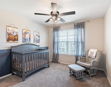 2308 Davenport Drive - Photo Thumbnail 18