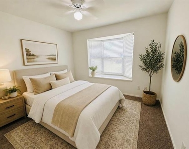 4652 Bracken Drive - Photo Thumbnail 7