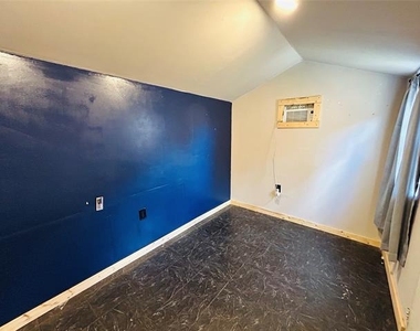 4652 Bracken Drive - Photo Thumbnail 12