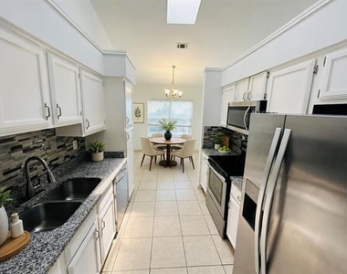 4652 Bracken Drive - Photo Thumbnail 11