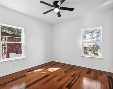 5726 Barkridge Drive - Photo Thumbnail 21
