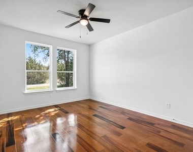 5726 Barkridge Drive - Photo Thumbnail 23