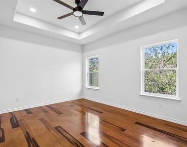 5726 Barkridge Drive - Photo Thumbnail 17