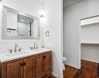 5726 Barkridge Drive - Photo Thumbnail 12