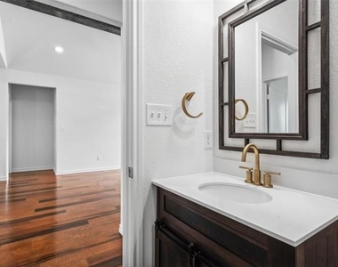 5726 Barkridge Drive - Photo Thumbnail 20