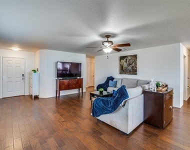 728 Falcon Road - Photo Thumbnail 5