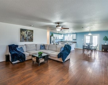 728 Falcon Road - Photo Thumbnail 3