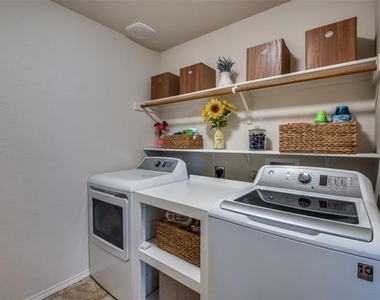 728 Falcon Road - Photo Thumbnail 19