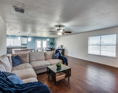 728 Falcon Road - Photo Thumbnail 4