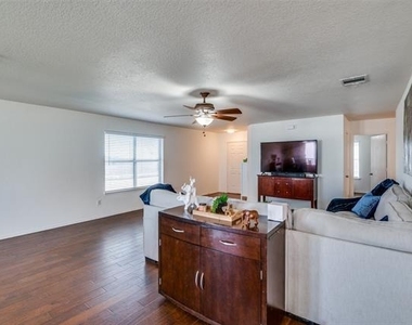 728 Falcon Road - Photo Thumbnail 6