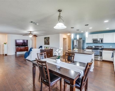 728 Falcon Road - Photo Thumbnail 10