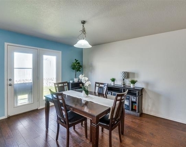 728 Falcon Road - Photo Thumbnail 8