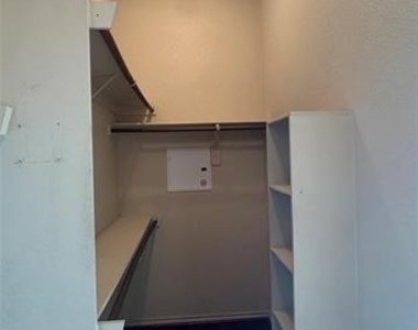 7704 Fallen Antler Place - Photo Thumbnail 21