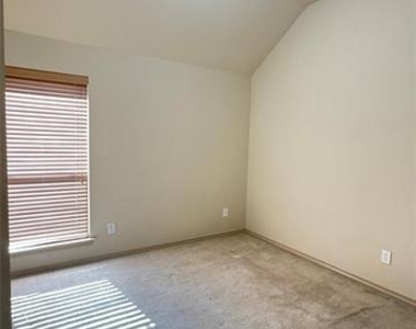 7704 Fallen Antler Place - Photo Thumbnail 9