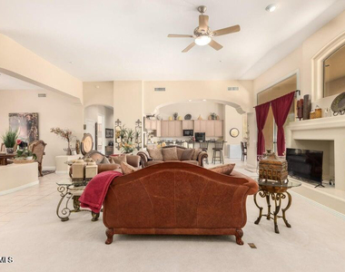 8115 E Sand Flower Drive - Photo Thumbnail 7