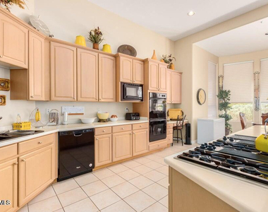 8115 E Sand Flower Drive - Photo Thumbnail 16