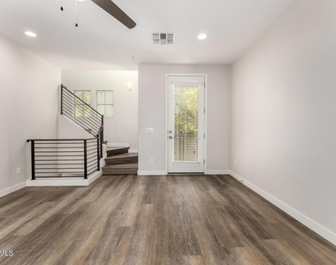 4236 N 27th Street - Photo Thumbnail 4