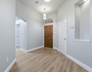 2616 Hollow Ridge Drive - Photo Thumbnail 4