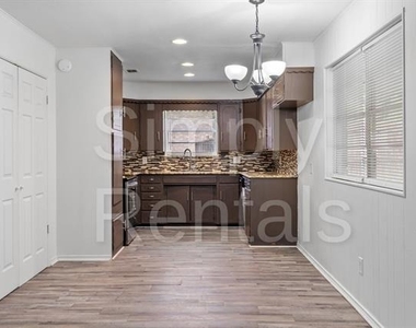 705 Plano Street - Photo Thumbnail 11