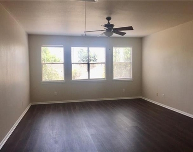 1016 Grey Fox Drive - Photo Thumbnail 17