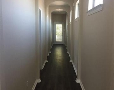 1016 Grey Fox Drive - Photo Thumbnail 18