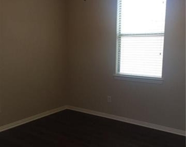 1016 Grey Fox Drive - Photo Thumbnail 19