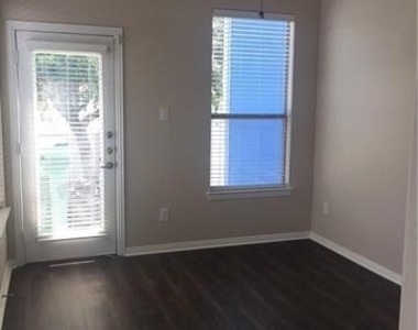 1016 Grey Fox Drive - Photo Thumbnail 11
