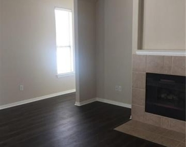 1016 Grey Fox Drive - Photo Thumbnail 10