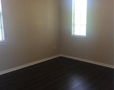 1016 Grey Fox Drive - Photo Thumbnail 21