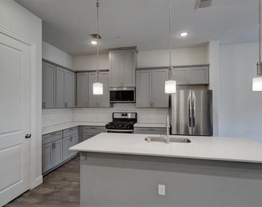 1564 Windermere Way - Photo Thumbnail 16