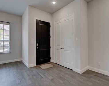1564 Windermere Way - Photo Thumbnail 20
