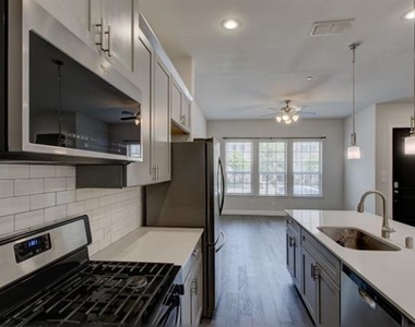 1564 Windermere Way - Photo Thumbnail 17