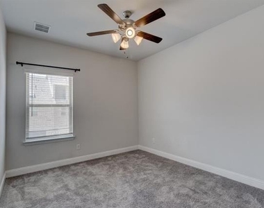 1564 Windermere Way - Photo Thumbnail 31