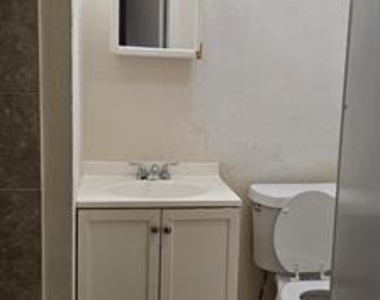 7205 Merry Lane - Photo Thumbnail 16